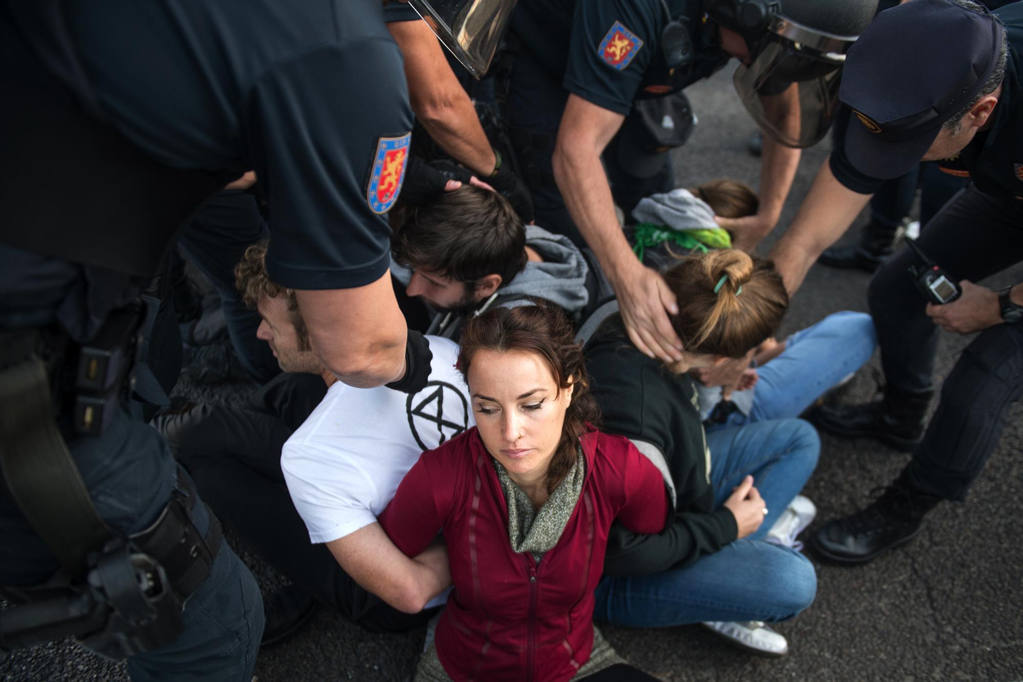 Accion climatica en el puente del Paseo de la Castellana 4